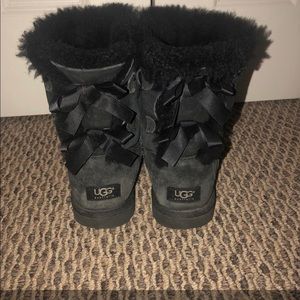 Black uggs